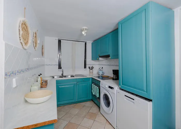 Eco Beachfront غينادي