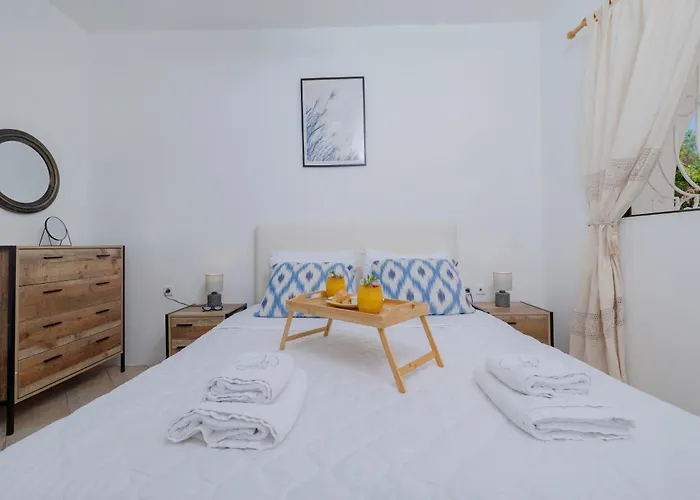 Eco Beachfront غينادي